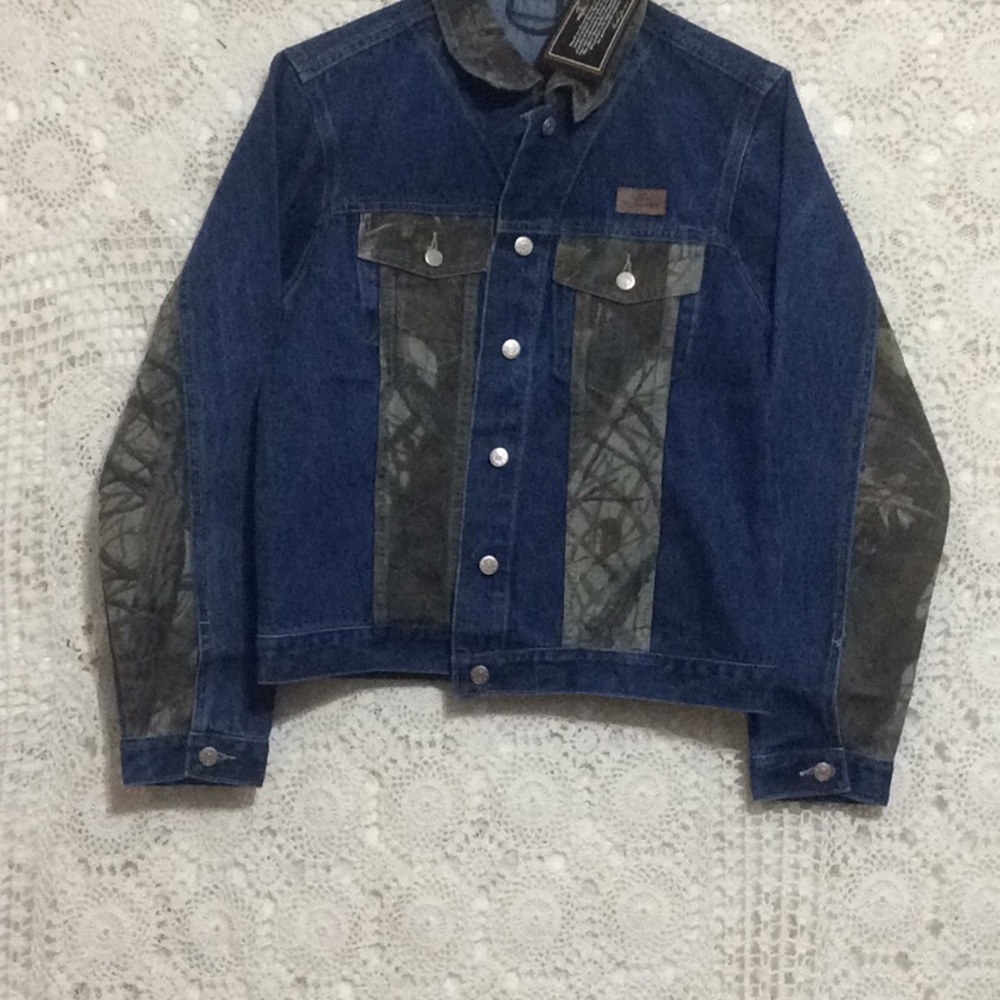 Small denim trimmed in camo